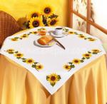 Покривка каре "Слънчогледи" 80х80 см.
